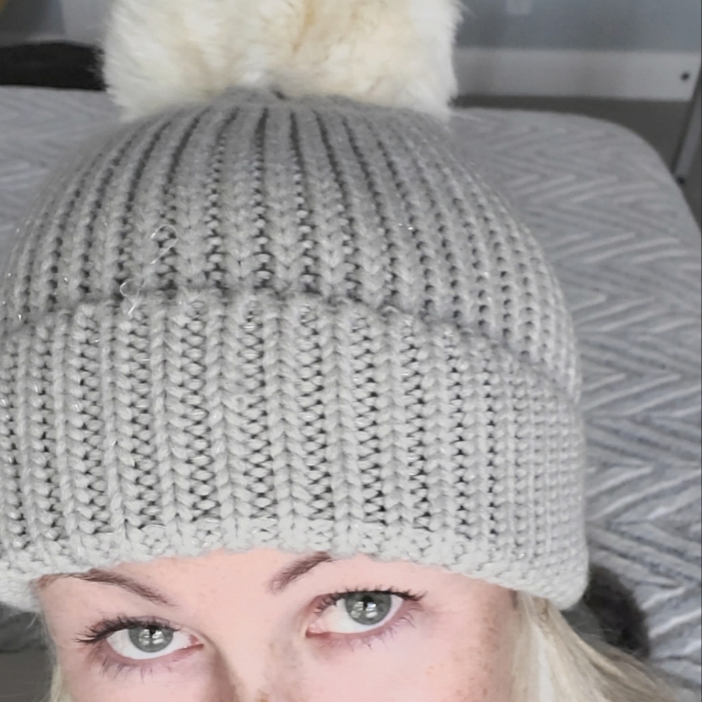 NWOT Stella & Dot Chantal Pom Beanie